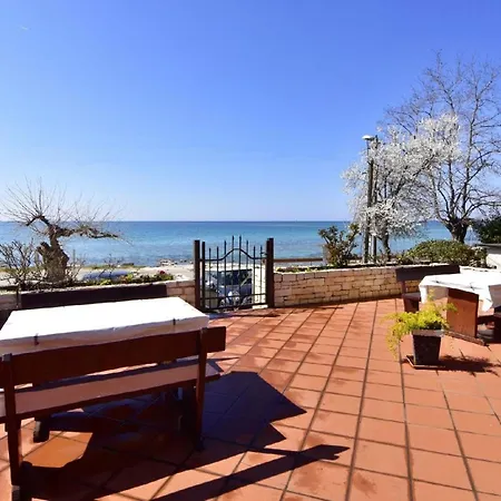 Mit Zwei Schlafzimmern Und Meerblick In * Zambratija (Istria)